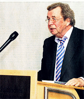Redner Hellmuth Karasek